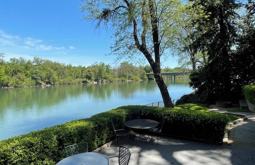 Cascade Casa | ¡Pescado en el río Sacramento!