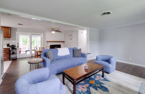 Colonial Beach Casa | Fish, Relax and Enjoy Lake Views Colonial Beach Gem