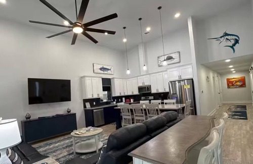 Port O Connor Casa | Fish Stories 5 Bedroom/3.5 Bathroom With Pool and Playscape