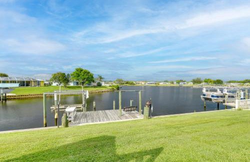 Port Charlotte Casa | Fish, Swim and Relax Canal-Front Port Charlotte Gem