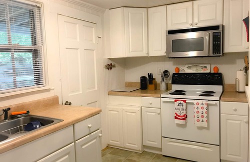 Morehead City Casa | Fish Tails Cottage en "Promise Land" a pie del centro de Morehead Waterfront