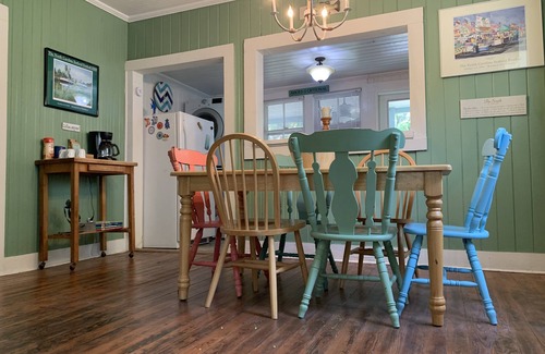 Morehead City Casa | Fish Tails Cottage en "Promise Land" a pie del centro de Morehead Waterfront