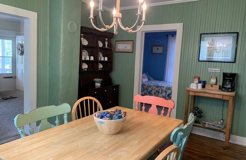 Morehead City Casa | Fish Tails Cottage en "Promise Land" a pie del centro de Morehead Waterfront