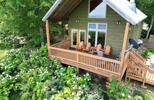 Bryant Casa | Fish Tales Cabin with a private hot tub