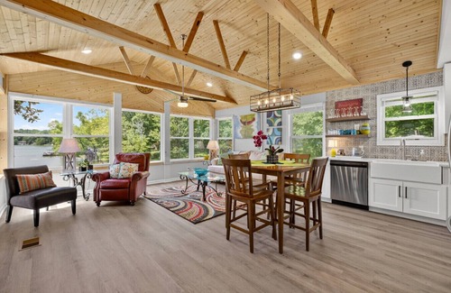 Ardmore Apartamento | Fish Tales @ Lake Logan