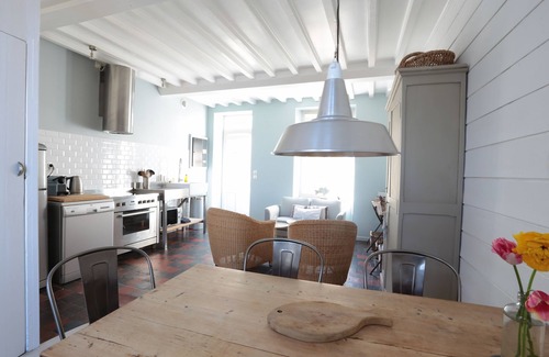 Port-en-Bessin-Huppain Casa | Casa de pescador frente al mar con terraza, encanto y vistas excepcionales