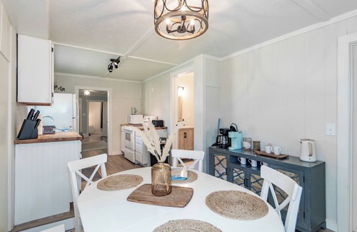 Mentor Headlands Casa | Fisherman's Cottage 4 beds Mentor Ohio Near Lake