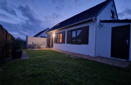 Wenduine Casa | Fisherman's cottage in Wenduine, close to the beach and marina of Blankenberge.