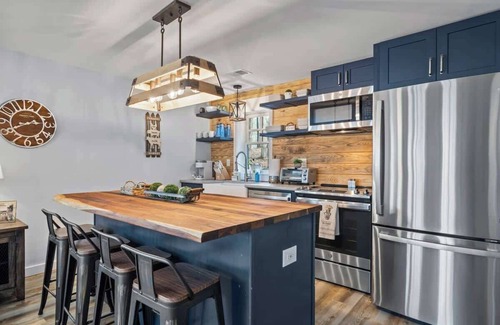 Milledgeville Casa | Waterfront, Private Fisherman's Dock, Kayaks Canoe, Paddleboards & More!