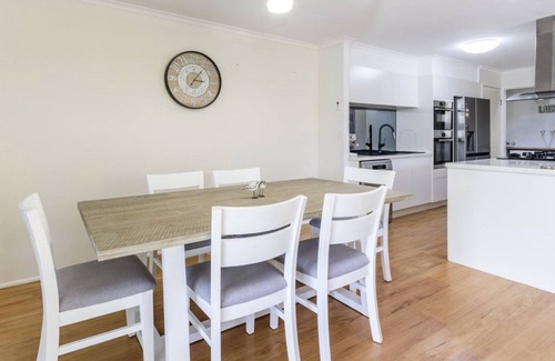 Banksia Beach Casa | 'Fisherman's Dream on the Canal'