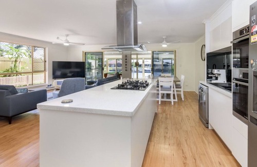 Banksia Beach Casa | 'Fisherman's Dream on the Canal'