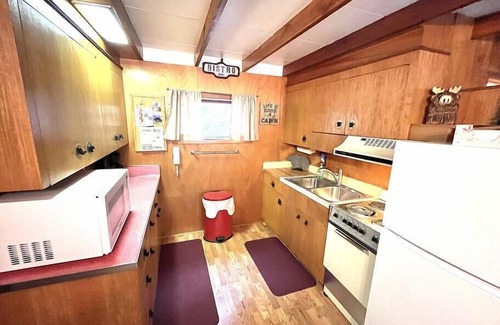 Drake Cabina | Fisherman's Dream -right on the river