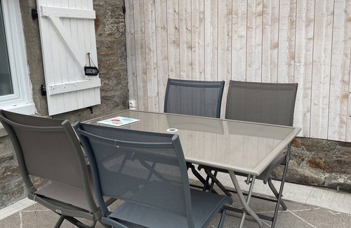 Gatteville-le-Phare Casa | Fisherman's house, 3 bedrooms, garden with sea view, pets allowed