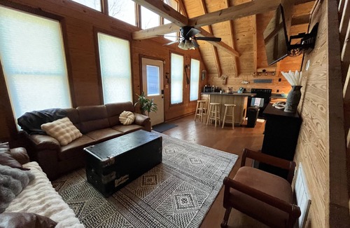 Counce Cabina | Fisherman's Paradise & Family Fun Cabin Just Minutes to PickwickLake & StatePark
