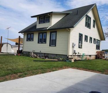 Port Clinton Casa | Fisherman's place, pet friendly, waterside, docking