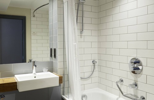 Broughty Ferry Hotel | Fisherman's Tavern Hotel - Inn by Greene King Inns