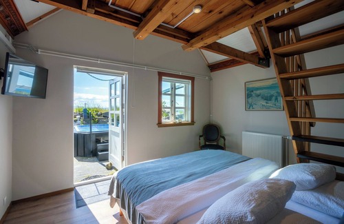 Alftanes Hotel | Fisherman's Village