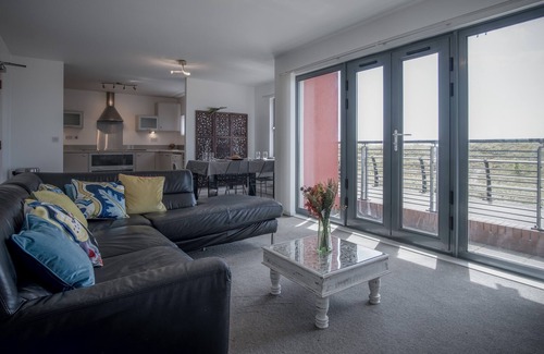 Castle Apartamento | Fisherman's Way - 2 Bed Apt - SA1 Swansea