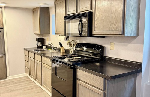 Warsaw Casa | Fisherman’s Paradise at The Lake. Charming 2 bedroom house by the lake in Warsaw