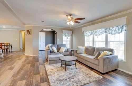 Negreet Casa | Fishermans Paradise Lake-View Home in Many!