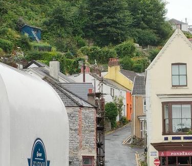 Mumbles Casa | Fishermen's cottage with log burner, 2 bathrooms & sea views from garden terraces