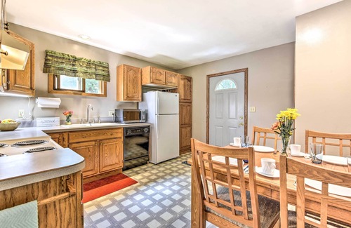 Rice Lake Casa | ¡NUEVO! Casa de familia w / Dock & Fire Pit en Rice Lake!