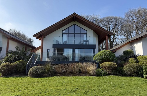 Carbis Bay Villa | Fishers View - a lodge that sleeps 10 guests in 5 bedrooms