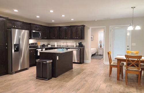 Manning Casa | Fishing and boating within Walking distance to Lake Marion