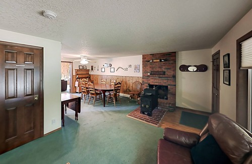 Tillamook Cabaña | Fishing & hunting retreat with two suites, loft, forest views & seasonal firepit