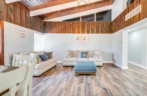 Cocoa Casa | Fishing Paradise Lake Poinsett Home with Deck!