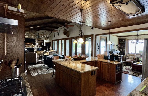 Downsville Casa | Fishing, Pool, & Lakeside Oasis at the Eagle Bay Lodge on Lake D'arbonne!