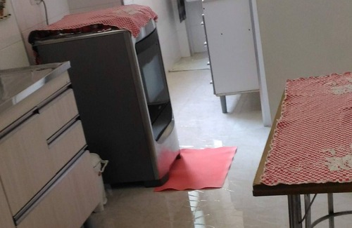Pompeia Apartamento | encajar en la playa de Gonzaga av al lado de Pao de Acucar