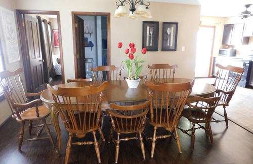 Pekin Casa | Fit For a Crew With a Hot Tub Too--5 bedrooms
