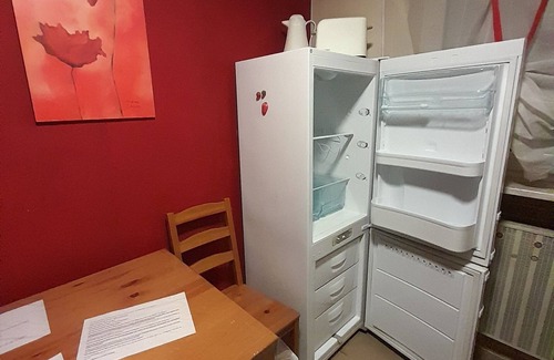 Pirmasens Apartamento | Sala de montaje para hasta 3 personas.