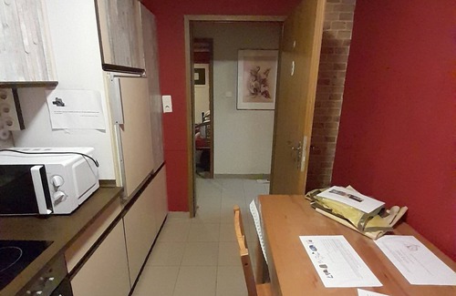 Pirmasens Apartamento | Sala de montaje para hasta 3 personas.