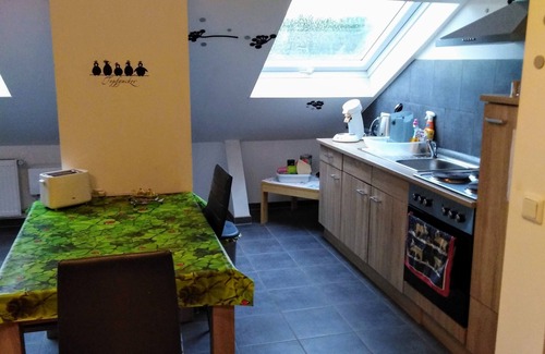 Pirmasens Apartamento | Fitters' apartment maisonette with 5 single beds