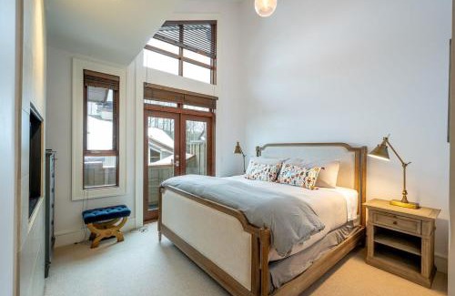 Whistler Casa | Fitzsimmons Walk 38 by Outpost Whistler
