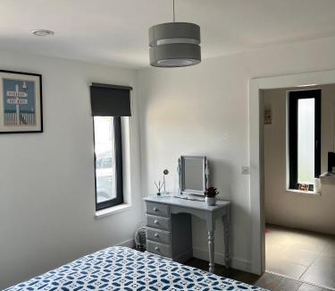 Downpatrick Apartamento | Fitzy's Bunker - Modern Beach Apartment