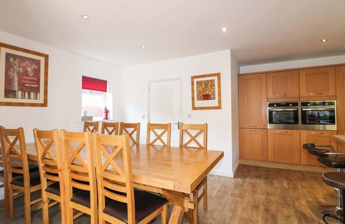 Chesterfield Cabaña | Five Acres