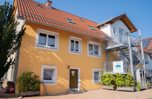 Engen Apartamento | Five-bed room 30 sqm with private shower and shared WC, max. 5 persons