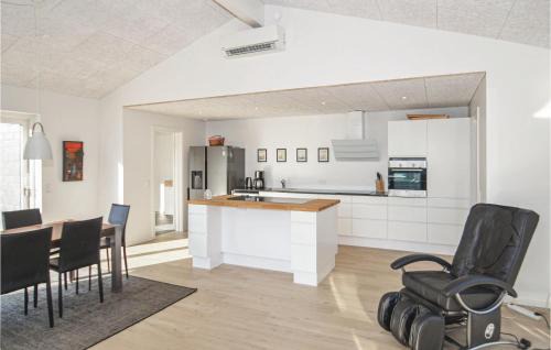 Bøtø By Casa | Five-Bedroom Holiday Home In Vaggerlose