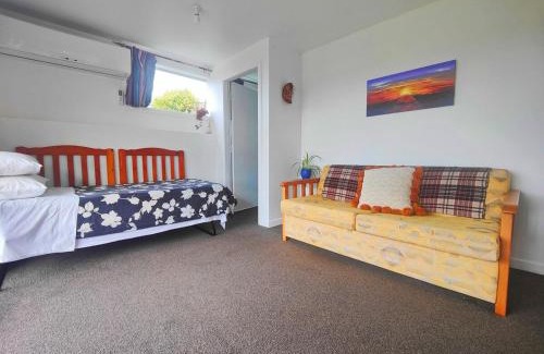 Johnsonville Apartamento | five bedrooms and two living rooms property in Johnsonville Wellington