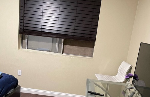 Chinatown Condominio | Five minute drive from the strip 15 minutes away to downtown