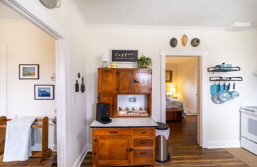 Sparta Cabaña | Five Minute Walk from Downtown Sparta!
