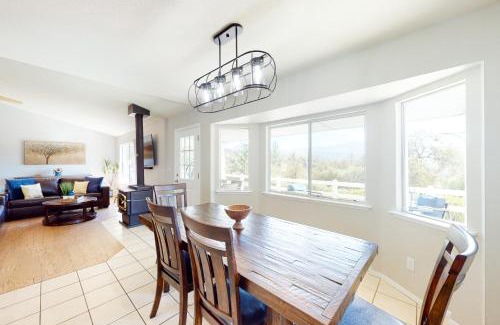 Oakhurst Casa | Five Oaks Circle Ranch