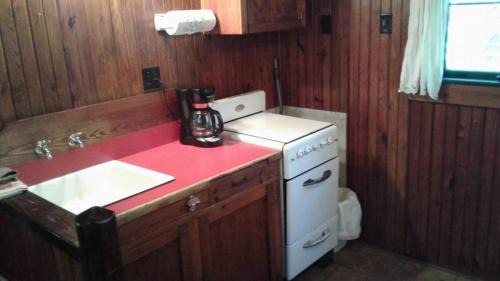 Hot Springs Casa | Five Points Lake Hamilton Cabin 4