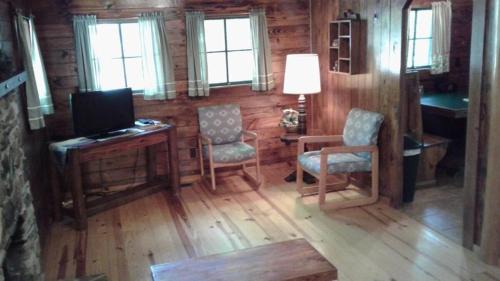 Hot Springs Casa | Five Points Lake Hamilton Cabin A