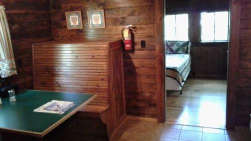 Hot Springs Casa | Five Points Lake Hamilton Cabin B