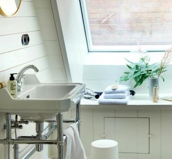 Leer Cama Y Desayuno | Five Rooms