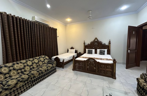 Sukkur Casa | Five Star Inn Guest House